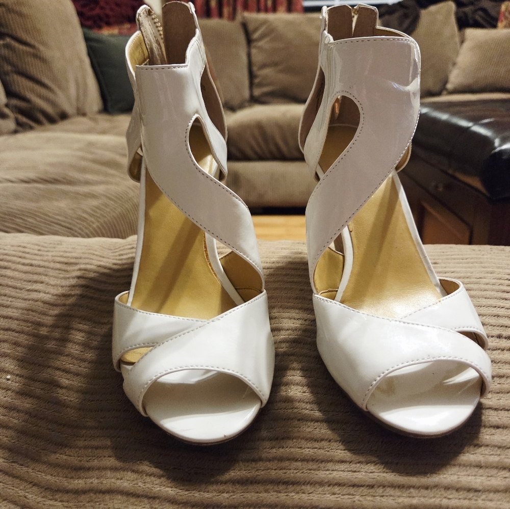 White Patent Shoes EUC